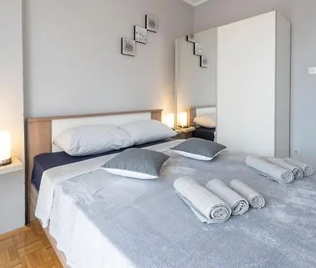 Apartman Nina Rovinj Exterior photo