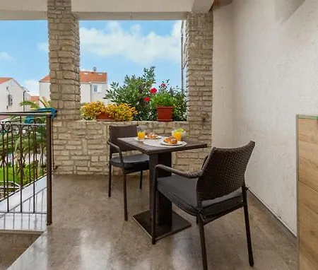 Apartman Nina Rovinj Exterior photo